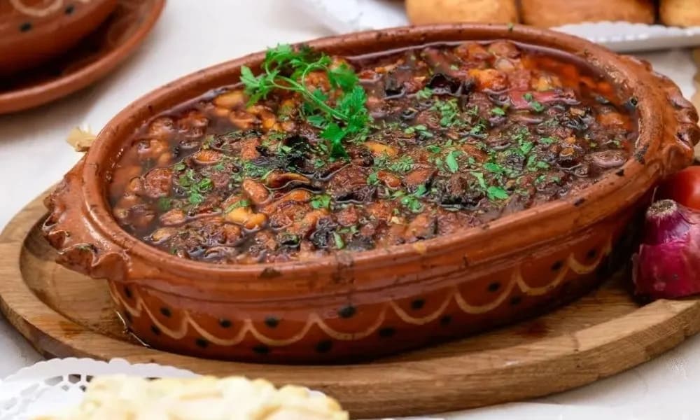 Üsküp'te Ne Yenir? Makedon Mutfağı ve En İyi Mekanlar Rehberi